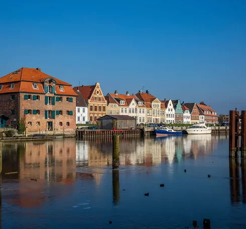 Photo of a waterfront promenade in Neumünster