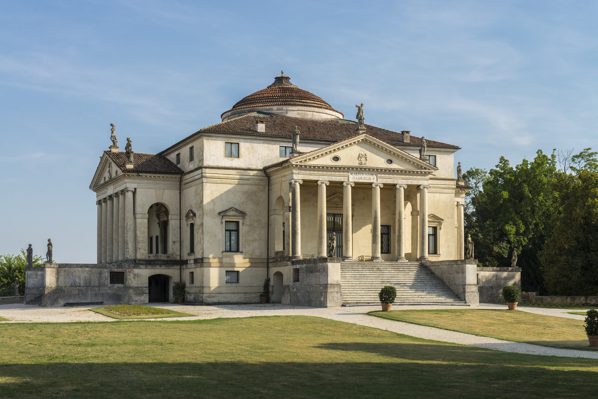 Side view of the Villa Rotonda from Andrea Palladio